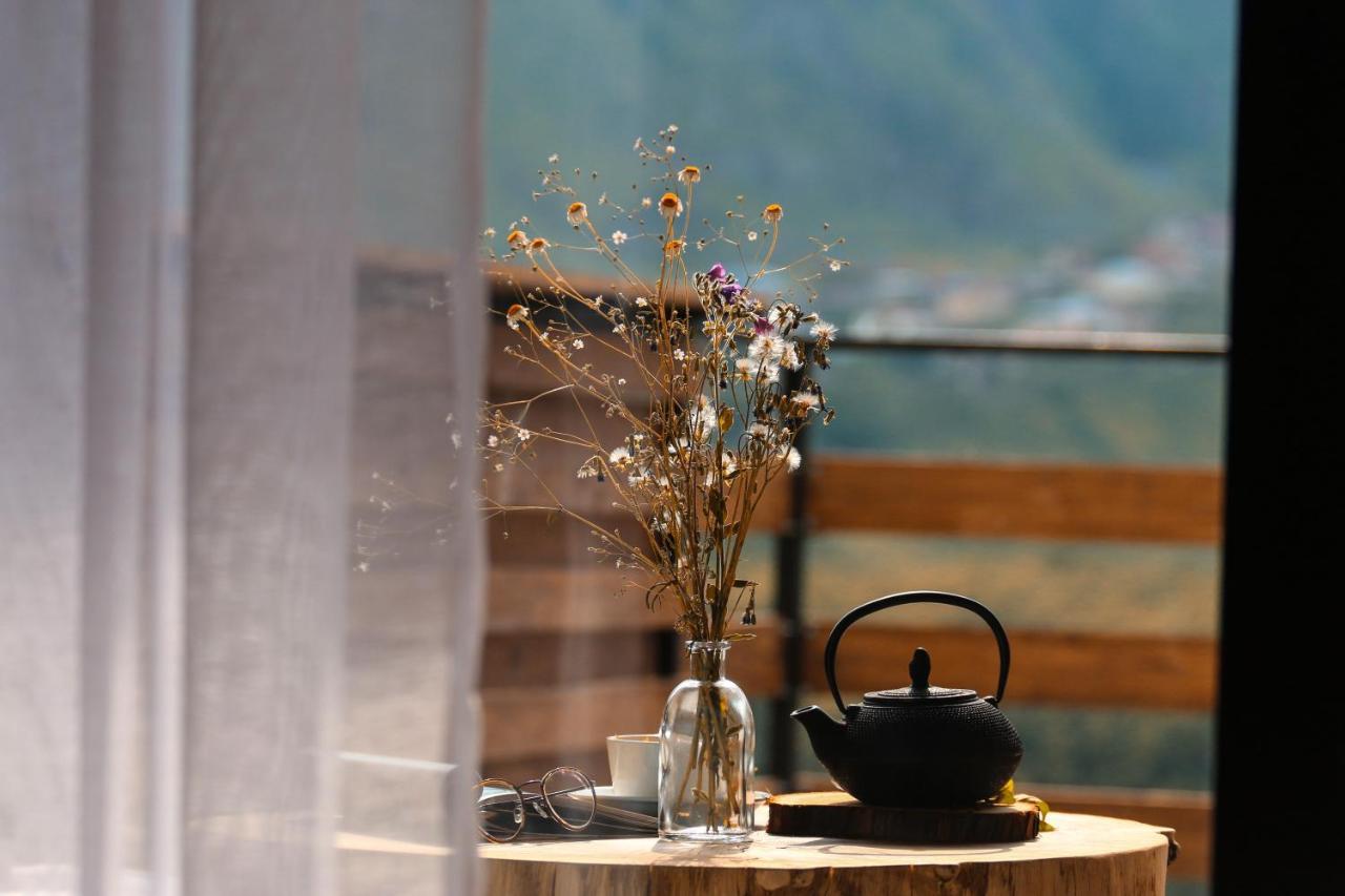 Capra Hotel Kazbegi מראה חיצוני תמונה