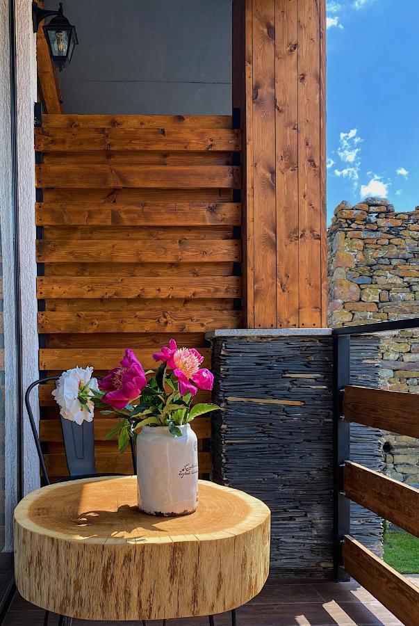 Capra Hotel Kazbegi מראה חיצוני תמונה