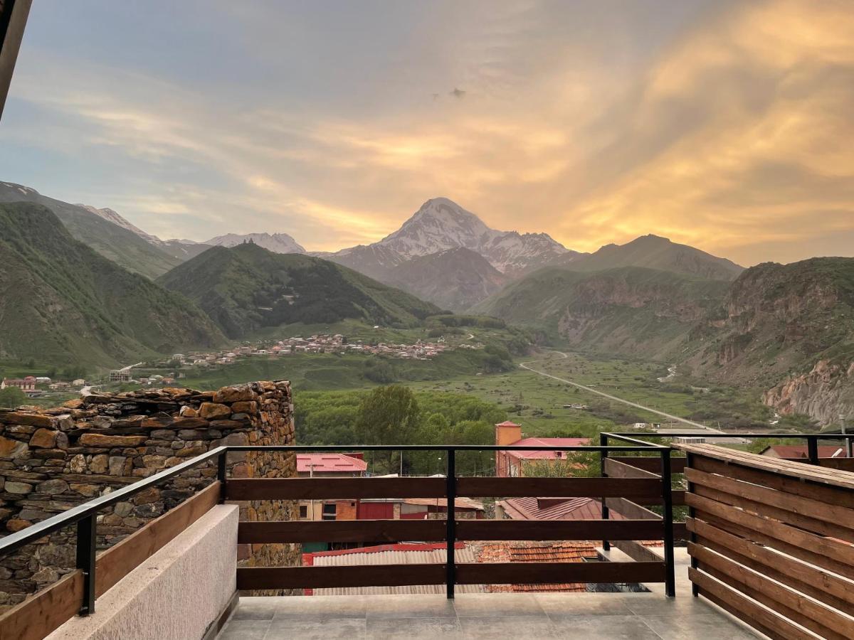 Capra Hotel Kazbegi מראה חיצוני תמונה