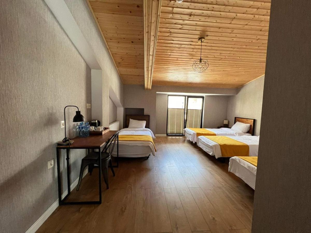 Capra Hotel Kazbegi מראה חיצוני תמונה