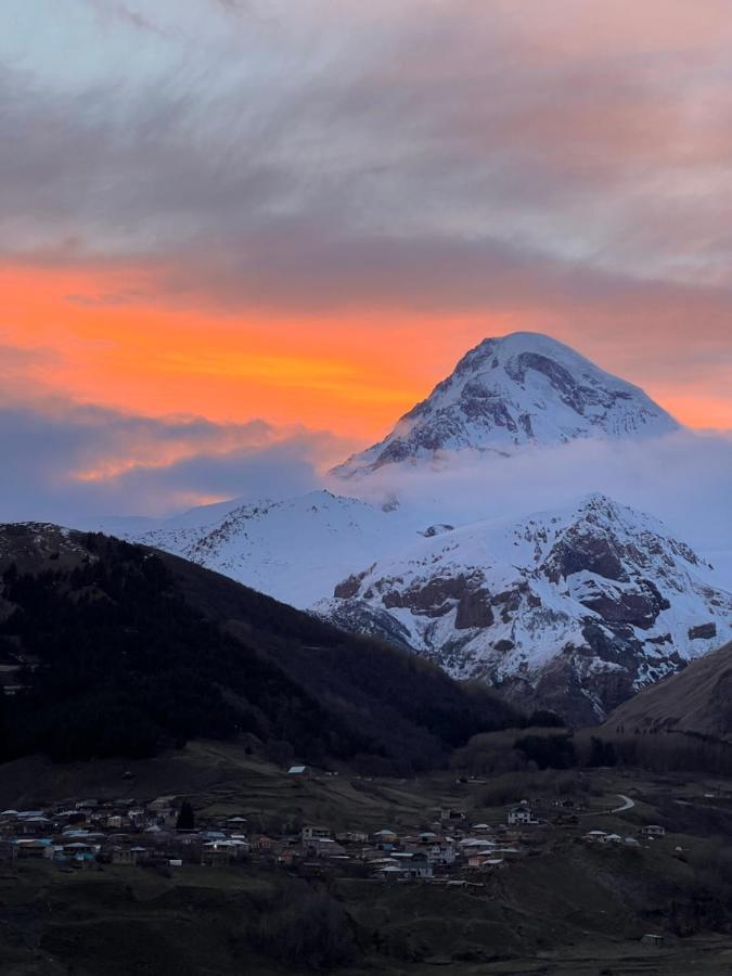 Capra Hotel Kazbegi מראה חיצוני תמונה