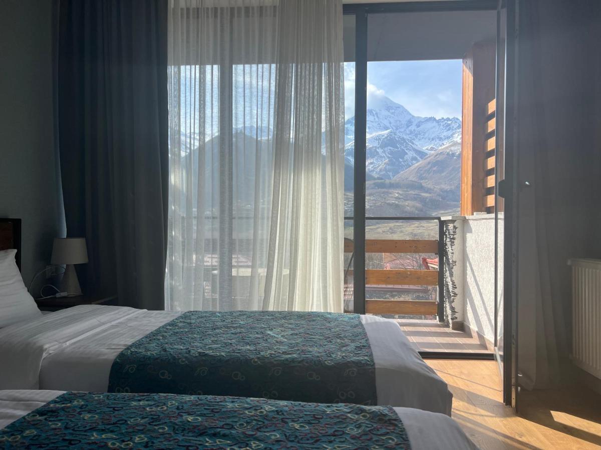 Capra Hotel Kazbegi מראה חיצוני תמונה
