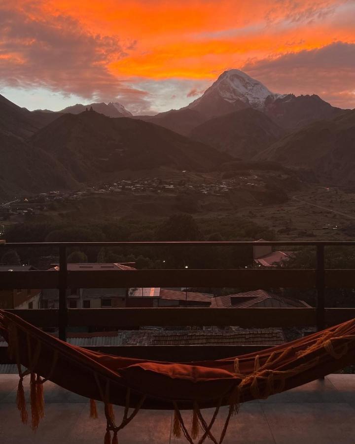 Capra Hotel Kazbegi מראה חיצוני תמונה